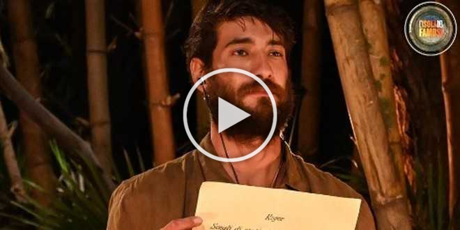Isola dei Famosi, Roger Balduino e le story Instagram col cuscino anti-emorroidi
