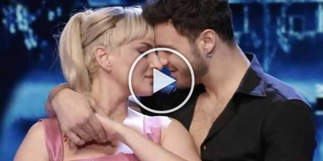 Ballando con le Stelle, è amore tra Arisa e Vito Coppola? Lei dice la verità