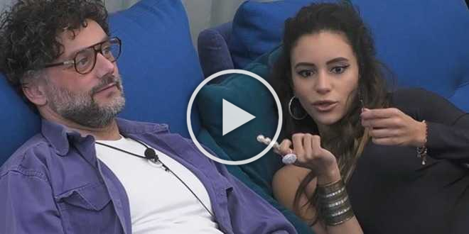 GF Vip, Barù e Jessica finiscono sotto le coperte insieme: la regia censura