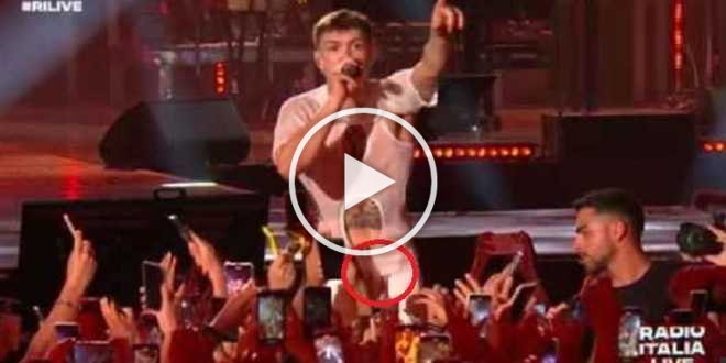 Blanco molestato durante il concerto di Radio Italia: il video che fa il giro del web