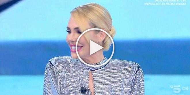 Isola dei Famosi, Ilary Blasi rimproverata dagli autori: il motivo
