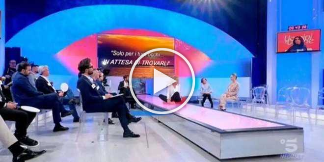 Bufera su Uomini e Donne, telespettatori infuriati protestano sul web