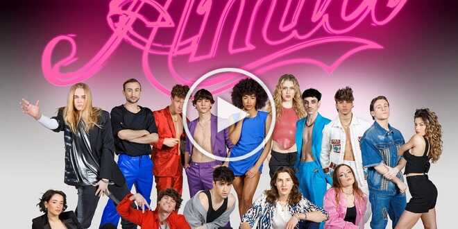 Cantante di Amici insultata sul palco: lei reagisce così