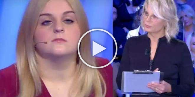 C’è Posta per Te, Maria De Filippi furibonda: “Non c’è niente da ridere”