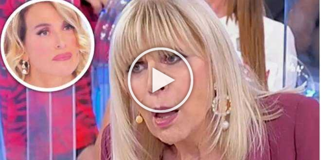 Uomini e Donne, censurato il nome di Barbara d’Urso: la gaffe non sfugge al web