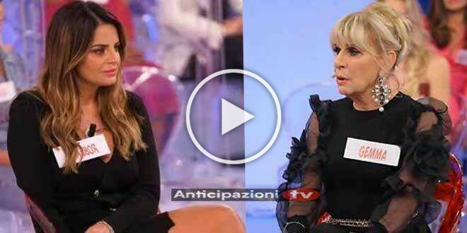 Gossip Uomini e Donne, chi si occupa degli outfit delle dame e dei cavalieri del trono over?