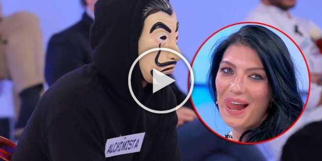 Uomini e Donne news, chi si nasconde dietro la maschera dell’alchimista?