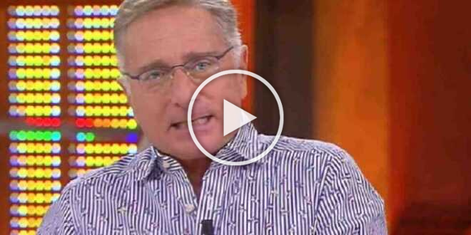 Ciao Darwin, la nuova edizione viene rinviata: ecco quando tornerà in tv