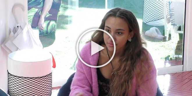 Gf Vip 2021, Clarissa Selassiè scappa dal letto con Miriana Trevisan