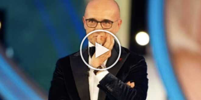 Grande Fratello, il Covid inguaia Alfonso Signorini? Posticipati cinque ingressi