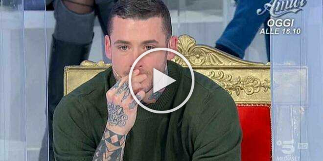 Uomini e Donne, dama del trono over rivela: “La redazione mi ha vietato di corteggiare Matteo Ranieri”