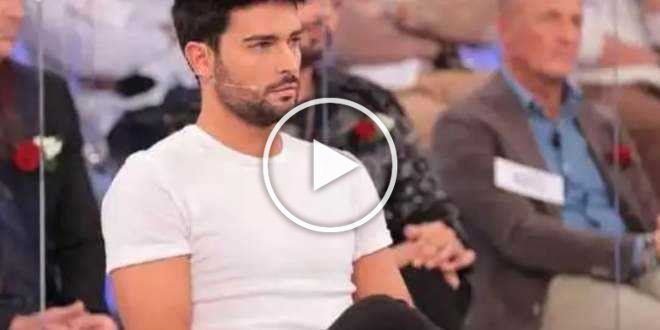 Davide non se la sente di scegliere: Beatrice e Chiara in lacrime