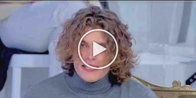 Maria De Filippi censura una corteggiatrice: “Sono finita all’ospedale per il mio ex”
