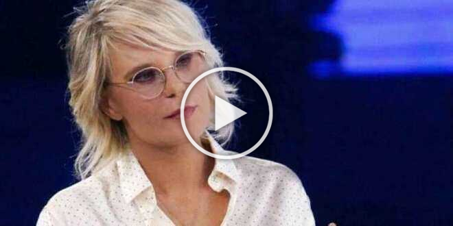 Uomini e Donne, Maria De Filippi offre un lavoro a una protagonista del trono classico