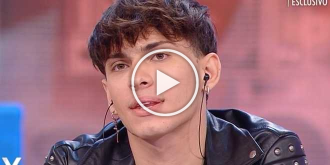 Amici news, Deddy avvistato a baciarsi con una ragazza famosa
