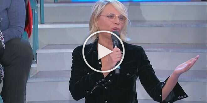 Uomini e Donne, dopo Biagio un altro cavaliere rischia grosso: l’ira di Maria De Filippi
