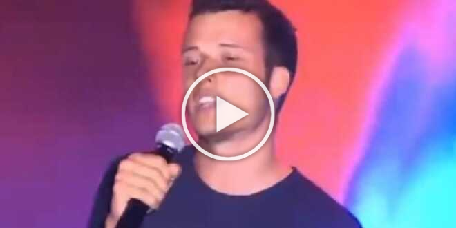 GF Vip 7, Edoardo Donnamaria insultato dopo l’esibizione: “Stonato e inadatto”