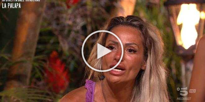 Isola dei Famosi, Edoardo e Nicolas contro Laura: “Fa paura, non ho dormito la notte”