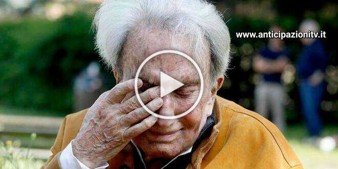 Emilio Fede sconvolto, impedito il funerale di Silvio Berlusconi dal suo autista: il triste sfogo
