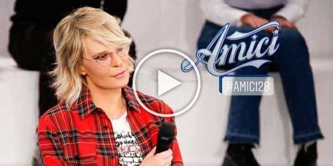 Ex ballerina di Amici di Maria De Filippi rivela di avere la laucemia
