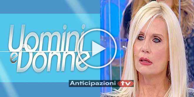 Uomini e Donne, negato il rientro in studio: ex dama smaschera la redazione
