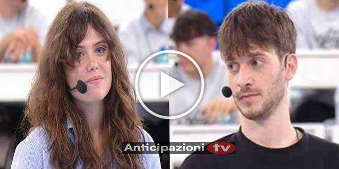 Amici 23, un ex professore critica fortemente Holden e Lil Jolie: parole al veleno