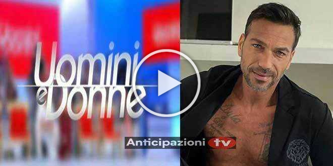 Uomini e Donne, ex tronista affetto da una rara malattia: non si trova una cura