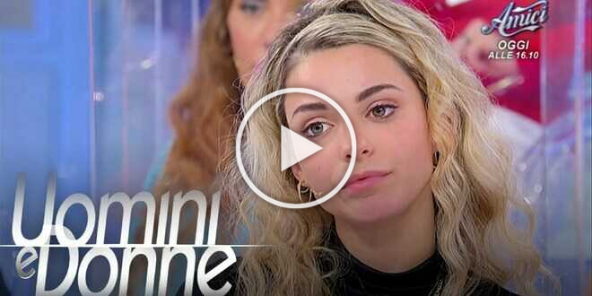 Uomini e Donne, Federico Nicotera avvistato mentre bacia una corteggiatrice