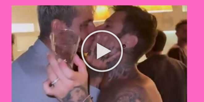 Fedez e Achille Lauro in vacanza insieme: scatta il bacio