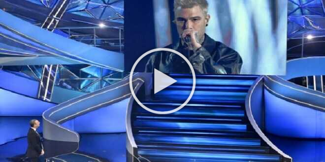 Festival di Sanremo 2023, Fedez umilia politica e moralismo: la reazione del Codacons