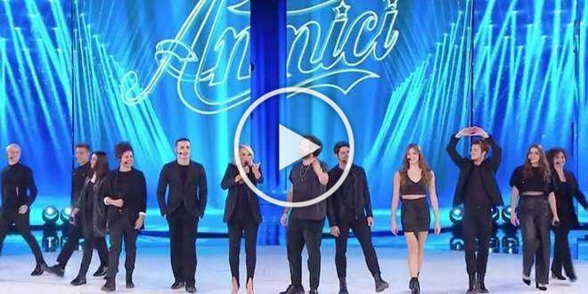 Finale Amici 19: ecco cosa succederà stasera tra premi speciali, esibizioni e ospiti