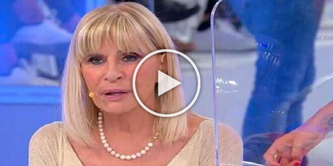 Uomini e Donne, Gemma Galgani torna dal chirurgo estetico: nuovo ritocchino per lei?