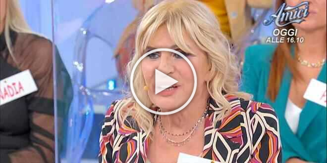 Uomini e Donne, Gemma Galgani: il corteggiatore scappa a gambe levate