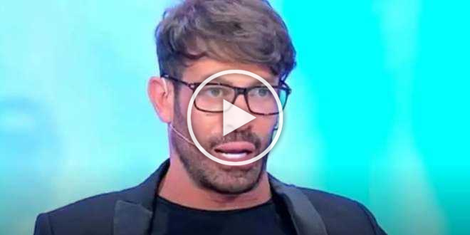 News Uomini e Donne, Gianni Sperti come Gabriel Garko? L’outing e la smentita