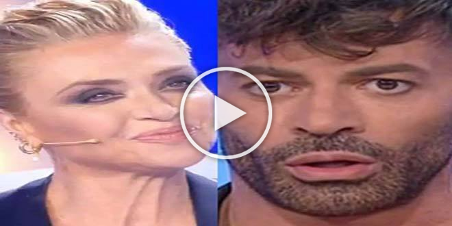 Uomini e Donne, Gianni Sperti “mantenuto”: nuove accuse da Paola Barale
