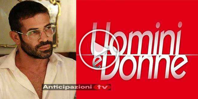News Uomini e Donne, Gianni Sperti svela chi è il suo nuovo amore: la foto non lascia dubbi