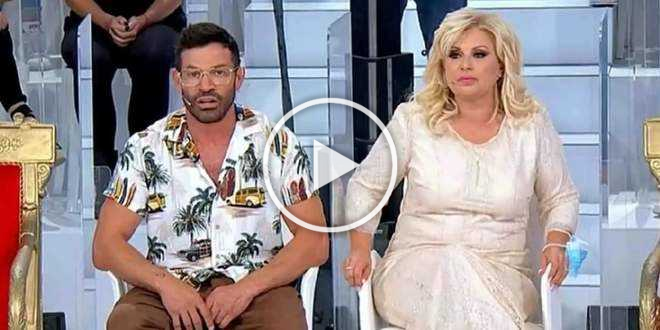 Uomini e Donne, Gianni Sperti rivela: “Tina? Sono 25 anni che mi corteggia!”