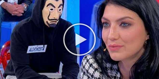 Uomini e Donne, Giovanna Abate si tradisce: conosce già l’Alchimista?