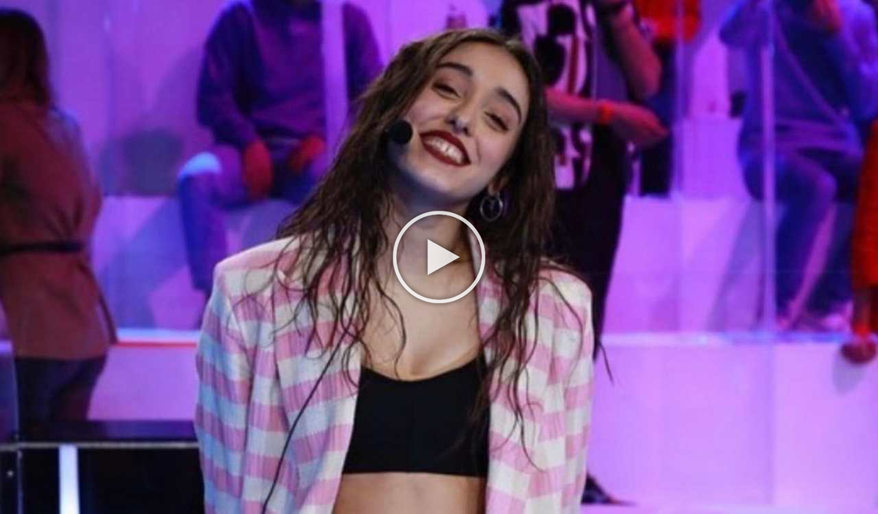 Amici, Giulia Stabile corteggiata da un noto ballerino: “Mi è stato dietro per un mese”