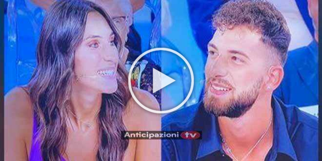 Giuseppe Ferrara fa la proposta di matrimonio a Gabriela Chieffo nello studio di Uomini e Donne