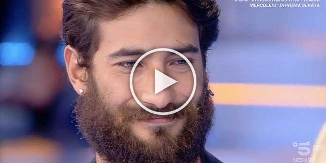 Isola dei Famosi, svelato l’altro (imbarazzante) motivo per cui Roger ha lasciato la Playa