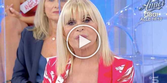 Uomini e Donne, imbarazzo per Gemma Galgani: chiamata “Cicciona”