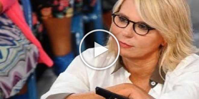 Uomini e Donne news, la rivoluzione di Maria De Filippi: ecco i nuovi troni