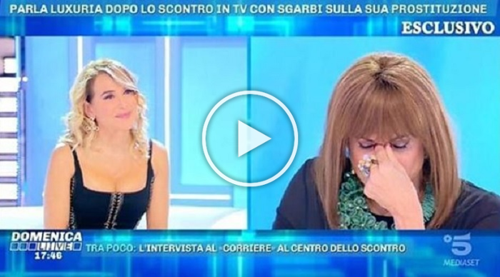 Luxuria affronta la d’Urso in diretta: “Dovevi essere la Barbara che li mette in riga”