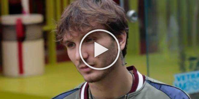 GF Vip, Manuel Bortuzzo dà di matto sui social: “Stron*ate! Fate un lavoro di mer*a!