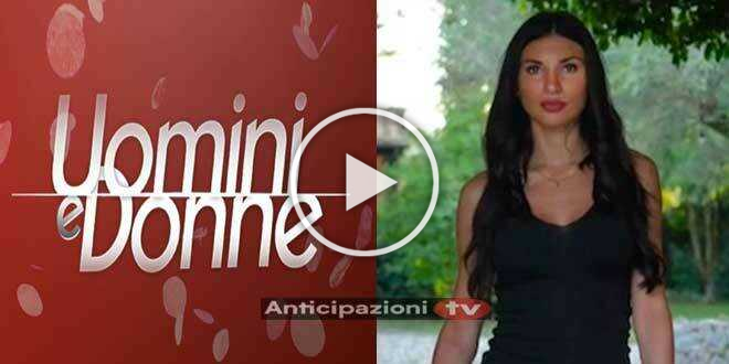 Gossip Uomini e Donne, Manuela Carriero ha abbandonato il trono per un altro programma? L’indiscrezione