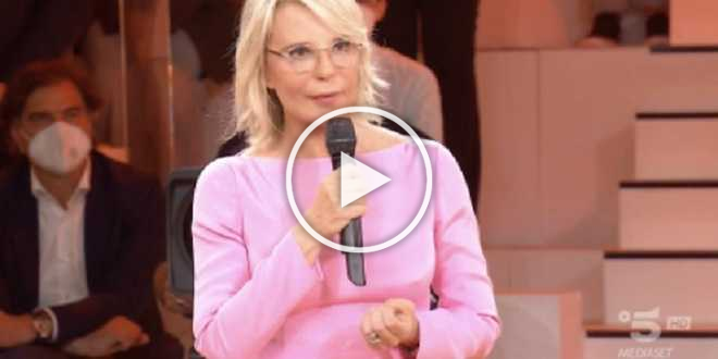 Amici 21, Maria De Filippi furiosa dopo la finale: “Che figura di me**a”