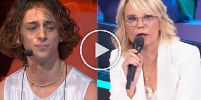 Maria De Filippi prepara una nuova carriera per Albe: ecco cosa potrebbe fare quest’anno