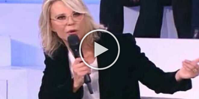 Serale di Amici 22, Maria De Filippi perde la pazienza: la frase che fa tremare