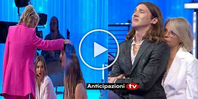 Amici 22, Maria De Filippi ha un preferito? Il gesto che ha fatto discutere